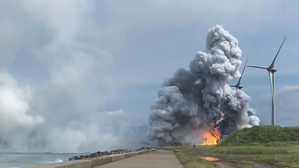 Explosion du moteur d'une fusée japonaise JAXA lors d'un test